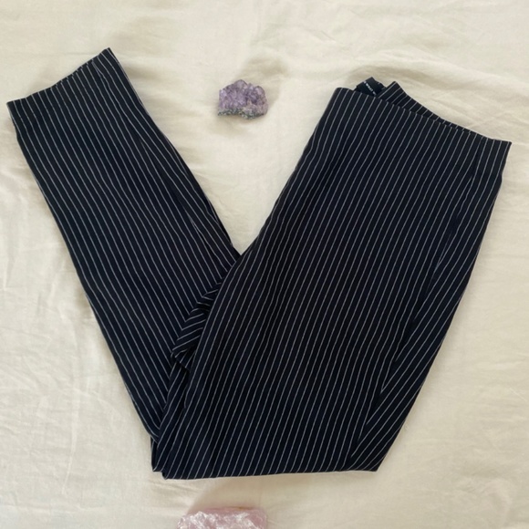 who what wear black and grey pinstriped stretchy tapered leg pants size 16 - Picture 3 of 3